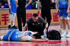 赵睿比赛期间已赴医院拍片 李炎哲赛后也将前往医院