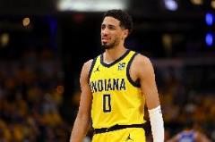 徐静雨解析哈利：灵活应变拆解对手 指挥果断临危不乱 NBA新星风采