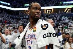 亚历山大成NBA历史第三人！单个季后赛至少10次30+5助媲美乔詹
