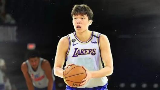 湖人应优先考虑杨瀚森的交易价值，专家分析其与东契奇的适配度及提升选秀签的策略