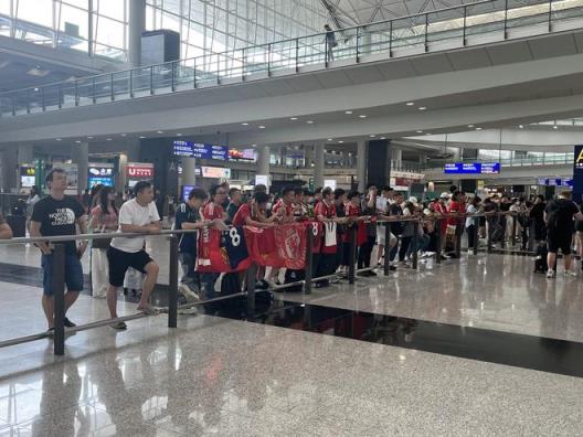 中国香港队主帅期待与曼联交锋带来惊喜
