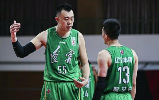 转型再战！CBA“恶汉”多打一年场均5分，老队长仍不强留