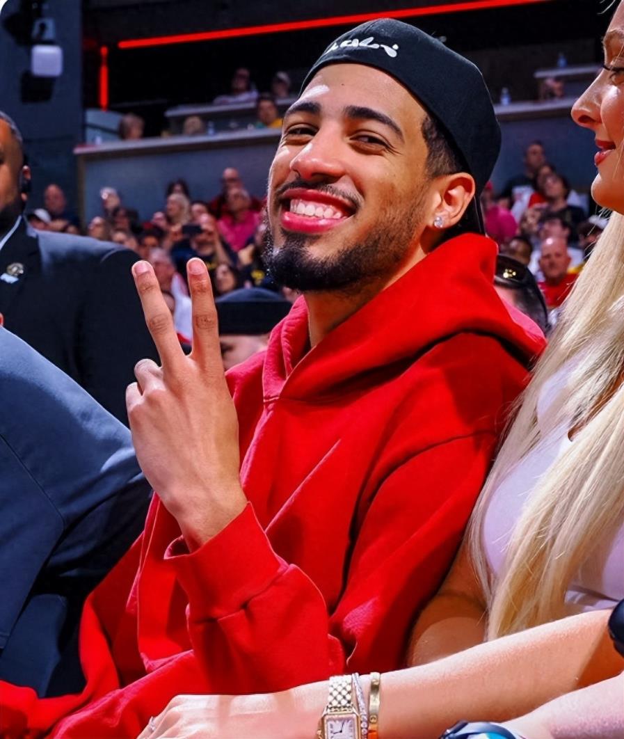 大乌龙！哈利伯顿兴奋指向自己竟成东决MVP