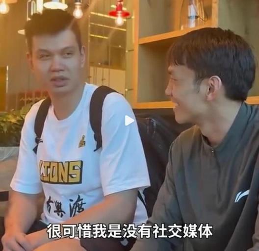 许钟豪：没有社交媒体，看不到评论，亚冠刚送名场面