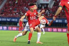 黄紫昌训练中头球破门意外受伤，额眉处缝八针