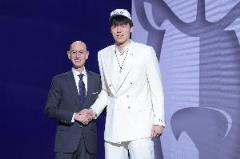 杨瀚森背后8位中国球员入选，3人未登顶，姚易双星闪耀
