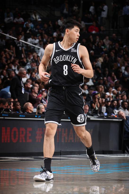 崔永熙晒隔扣图祝贺杨瀚森 林葳中国3大新星逐梦NBA
