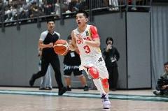 杨溢7投1中贡献3分4助攻正负值-16全场最低