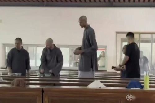 记者：文班亚马确实在少林寺，具体安排不便透露