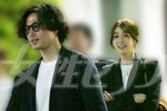 郎才女貌！南野拓实与演员女友约会被拍，两人2020年正式交往