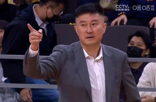 CBA最新动态：杜锋合同到期，周琦伤情复发，辽宁锁定赵继伟续签消息