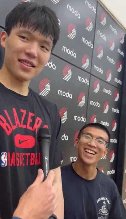 杨瀚森赴美展现自信，NBA表现获赞，CBA态度引热议