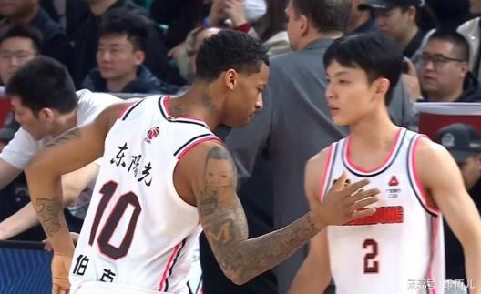 北控男篮或被迫放人，CBA最大黑马欲抢下陈国豪！