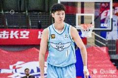 媒体人：赵嘉义在青岛打出了身价，更是在国家队站稳了脚跟