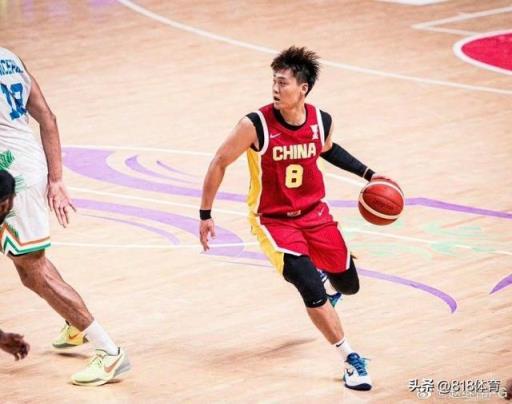 赵继伟：男篮聚餐队长买单 我们有个没有郭导的球员群