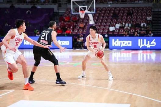 82-43，狂胜39分！亚洲第4杀疯了，日本队欲哭无泪，难进8强