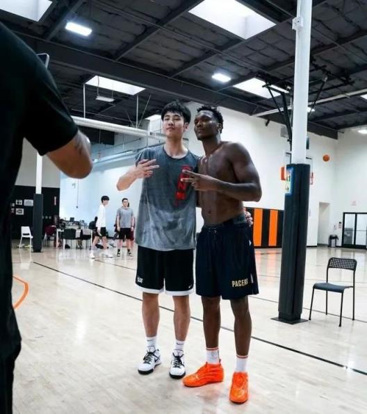 好消息！四星高中生张博源加入美国球队，未来冲击NBA