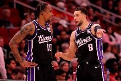 双星低迷！拉文&德罗赞合计40投15中，三分9中1仅得34分