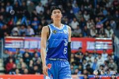 邹阳41分钟15分正负-11，三分6中1亮眼表现