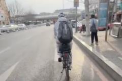 亚泰球迷骑行活动抵达大连市区