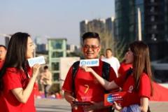 直播吧助威团齐聚赛前 "大莲花"重现中国足球罕见盛况