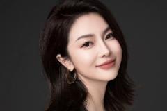 刘维伟妻子晒全家福，语气引人猜测