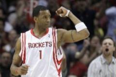 盖伊：进入NBA后第一个打爆我的人是麦迪，季前赛他在我头上砍42分