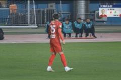 惨！杨意林替补登场15分钟又被换下，失误丢球引争议