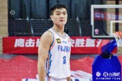 黎伊扬17分6助2断表现亮眼，13中4仍展现强大杀伤力