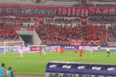 现场球迷实拍泰山丢第2球：都在举手，都在愣着 ？