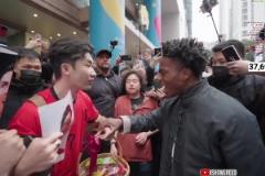 大气！“韦世豪”给甲亢哥送果篮，这都哪里来的天才啊