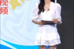 真火了！此前女主播金佳悦念网友弹幕：刘维伟执教能否再火爆点呢
