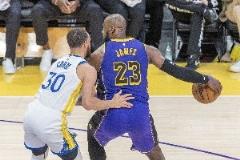 传奇不息！NBA公布詹库生涯数据：詹姆斯42036分、库里4029记三分