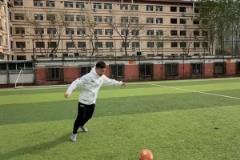 没想到欧冠结束3天，中国球员就踢出了超越赖斯的弧线球