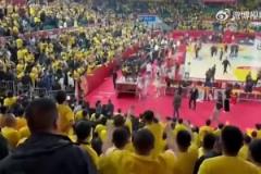 杀人还要诛心？山西主场球迷赛后高喊起了：“晚安徐杰！”