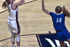 技术动作堪比男篮！WNBA状元佩奇打球真的有点东西