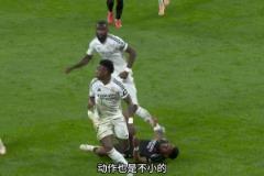 吕迪格vs阿森纳犯规合集：全场多次恶劣犯规仅吃一黄