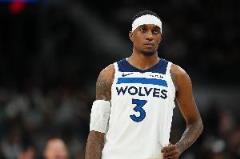 华子：麦丹今晚堪称MVP，完美找到节奏点
