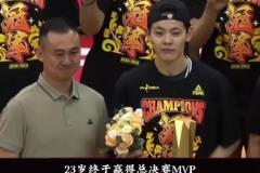 没职业前景曾被退队，杨舒予在姐姐特训下，终成总决赛MVP！