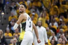 哈利伯顿高效输出19中8砍21+5+12 指挥官带队主场2-0领先