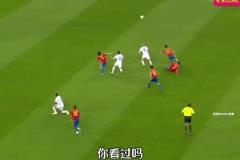 太丝滑了！退役了10多年的大罗给自己球队的后卫上课