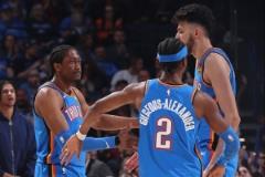今年雷霆队成为NBA历史上晋级次轮第二年轻的球队，仅逊于去年的队伍