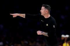 烤肉姐：湖人配置漏洞太多，季后赛就是点着你打