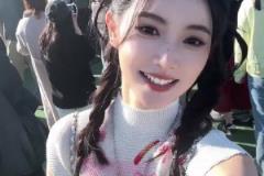 嗨起来！美女主播金佳悦参加草莓音乐节活动~