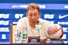 沪媒：斯卢茨基换人策略平平，未对蓉城作出针对性调整
