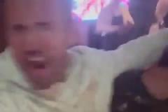 凯恩继续更新唱歌视频：不要担心，所有事情都会顺利