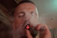 戴尔社交媒体晒抽雪茄庆首冠，冠军滋味尽显