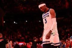 麦克丹尼尔斯首发38分钟高效输出12分3前场板