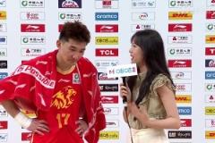 女记者好高！孙铭徽赛后表示：上一场身体不舒适，今天调整了过来