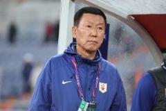 鲁媒：崔康熙暂时化解下课危机，未来表现仍需时间验证